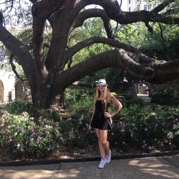 Meet your Posher, Shellie - Picture 4 of 5